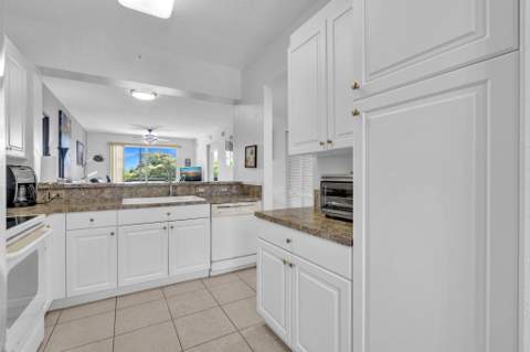 7735 Yardley Drive #305, Tamarac FL - photo 7 of 67