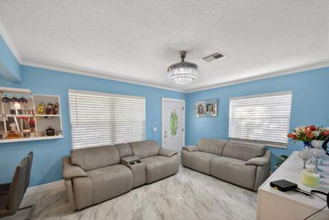 1020 Avon Road, West Palm Beach FL - photo 7 of 22