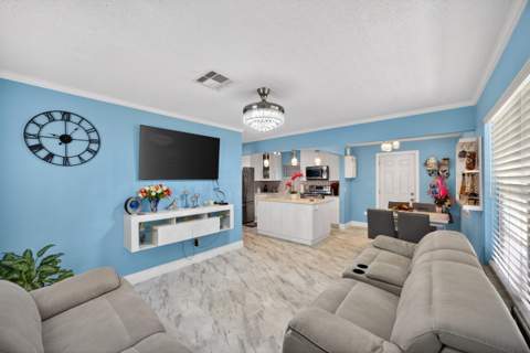 1020 Avon Road, West Palm Beach FL - photo 8 of 22
