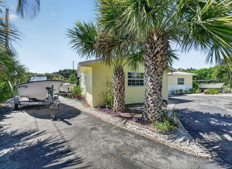3 bedroom Single Family Residence at 1006 SW 28th Avenue, Golfview Harbour 1st Sec, Boynton Beach — photo 2