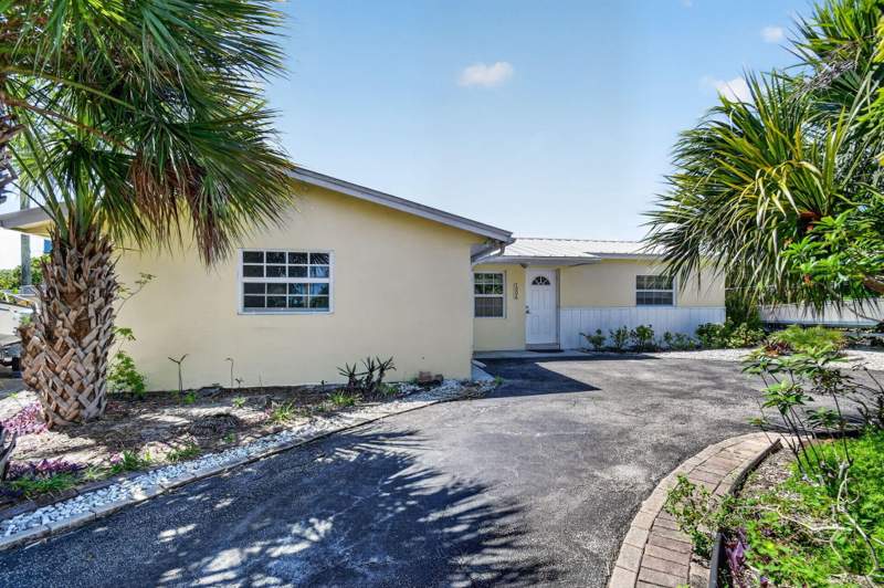 3 bedroom Single Family Residence at 1006 SW 28th Avenue, Golfview Harbour 1st Sec, Boynton Beach — photo 3