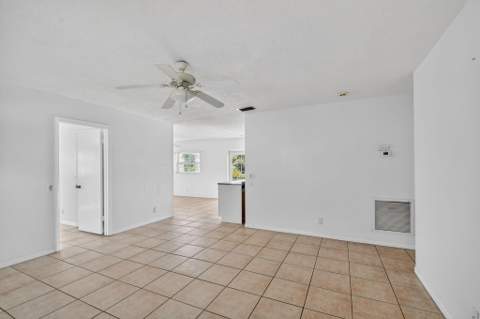 1006 SW 28th Avenue, Boynton Beach FL - photo 7 of 70