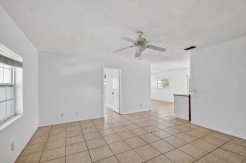 1006 SW 28th Avenue, Boynton Beach FL - photo 8 of 70