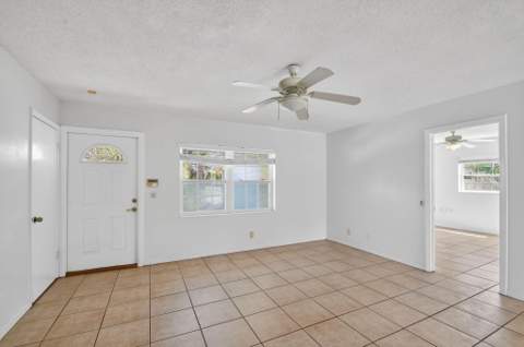 1006 SW 28th Avenue, Boynton Beach FL - photo 9 of 70