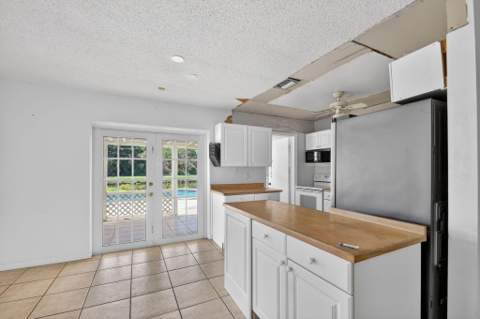 1006 SW 28th Avenue, Boynton Beach FL - photo 12 of 70