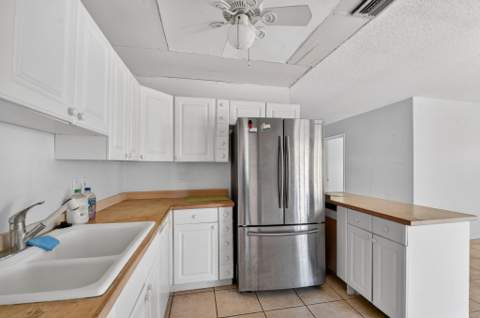 1006 SW 28th Avenue, Boynton Beach FL - photo 15 of 70