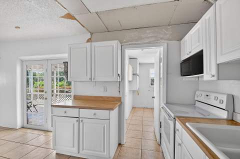1006 SW 28th Avenue, Boynton Beach FL - photo 16 of 70