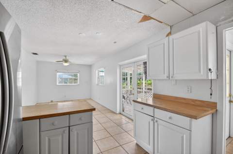 1006 SW 28th Avenue, Boynton Beach FL - photo 17 of 70
