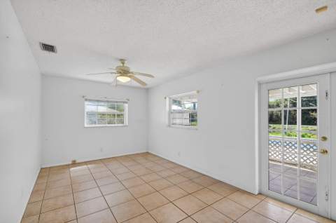 1006 SW 28th Avenue, Boynton Beach FL - photo 19 of 70