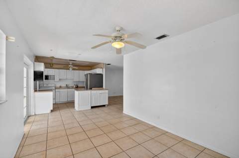 1006 SW 28th Avenue, Boynton Beach FL - photo 21 of 70
