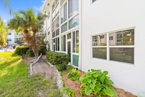 1461 S Ocean Boulevard #106, Lauderdale-By-The-Sea FL - photo 18 of 86