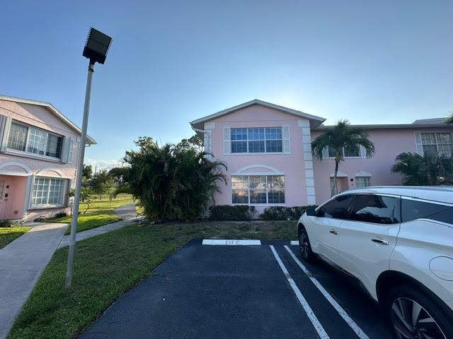 2 bedroom Townhouse at 217 Foxtail Drive #H, Charter Club Of Palm Beach, Greenacres — photo 2