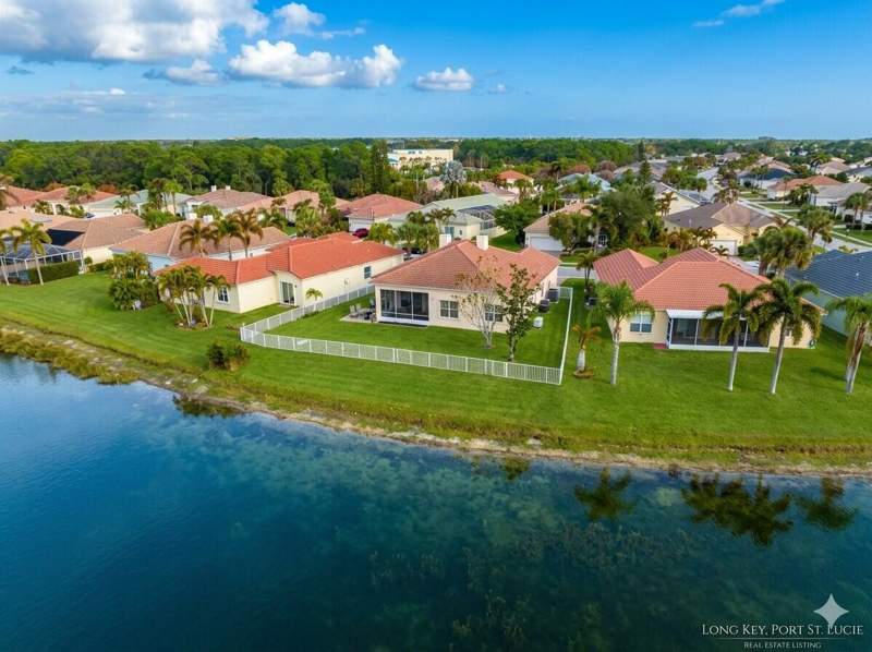3 bedroom Single Family Residence at 625 SW Long Key Court, Lake Forest At St Lucie West Phase II, Port St. Lucie — photo 3