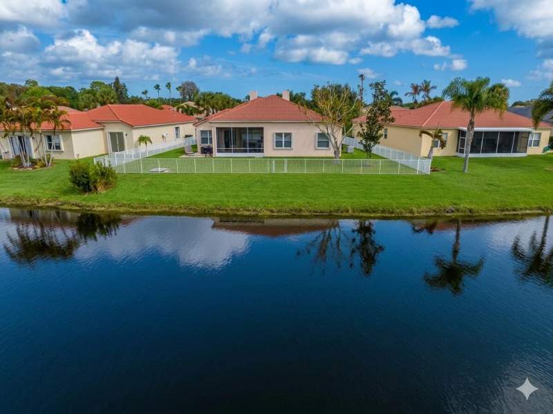 3 bedroom Single Family Residence at 625 SW Long Key Court, Lake Forest At St Lucie West Phase II, Port St. Lucie — photo 4