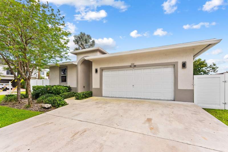 4 bedroom Single Family Residence at 1500 SW 20th Street, River Oaks, Fort Lauderdale — photo 2