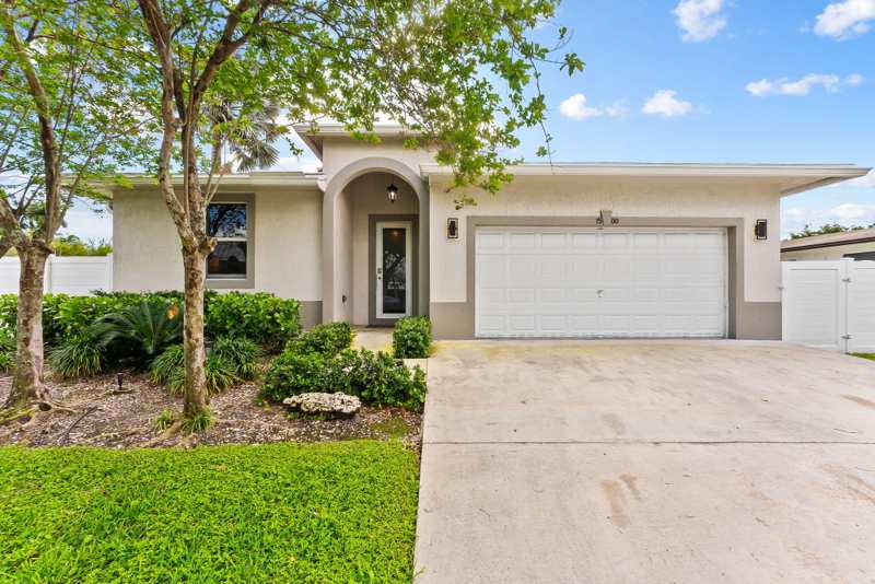 4 bedroom Single Family Residence at 1500 SW 20th Street, River Oaks, Fort Lauderdale — photo 1
