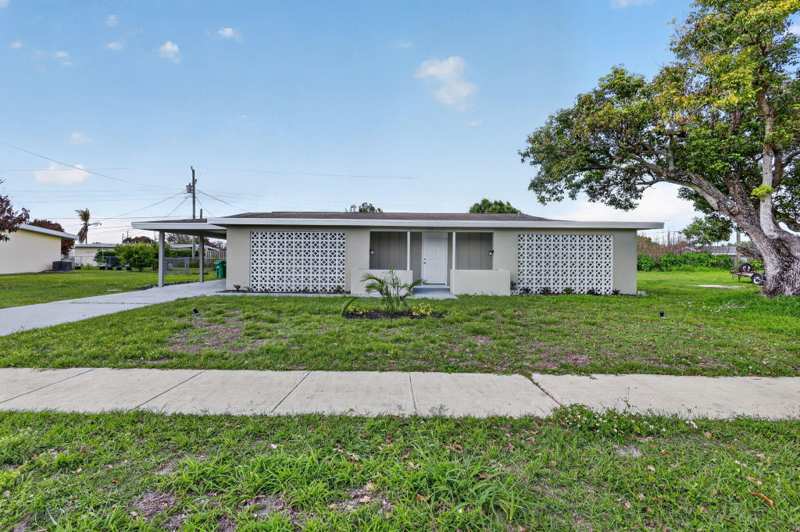 3 bedroom Single Family Residence at 157 SE Calmoso Drive, River Park Unit 7, Port St. Lucie — photo 1