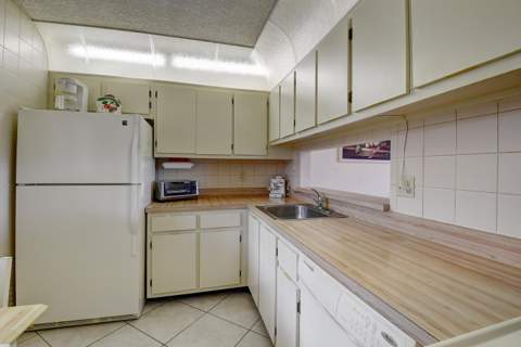 5370 Las Verdes Circle #324, Delray Beach FL - photo 13 of 47