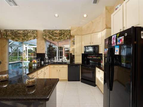 70 Cayman Place, Palm Beach Gardens FL - photo 7 of 27