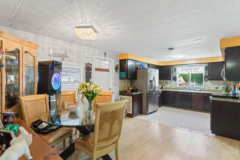 2 bedroom Mobile Home at 2961 SW 52nd Terrace, Everglades Lakes, Davie — photo 4
