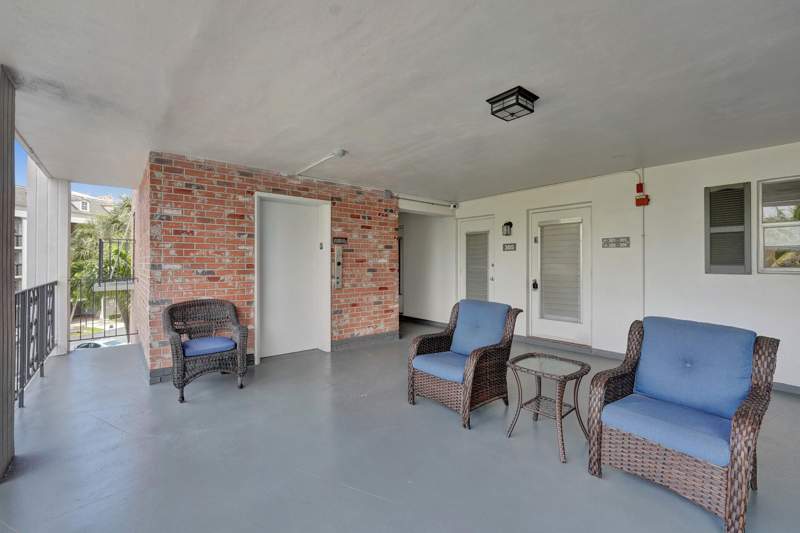 2 bedroom Stock Cooperative at 455 Paradise Isle Boulevard #305, Isle Of Paradise Co-Op F, Hallandale Beach — photo 4