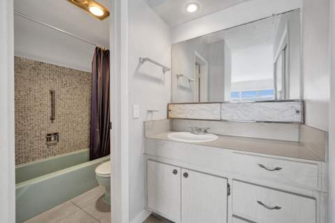 455 Paradise Isle Boulevard #305, Hallandale Beach FL - photo 19 of 30