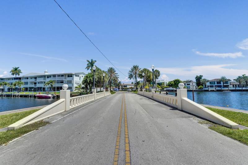 2 bedroom Stock Cooperative at 455 Paradise Isle Boulevard #305, Isle Of Paradise Co-Op F, Hallandale Beach — photo 3