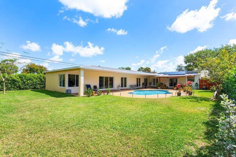 5 bedroom Single Family Residence at 1650 NE 3rd Avenue, Plumosa Park Sec A, B & D In, Delray Beach — photo 1