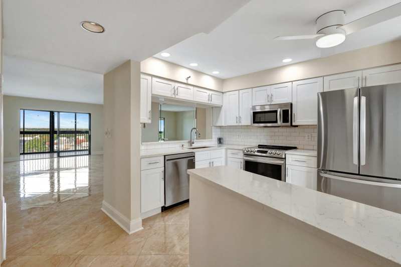 2 bedroom Condominium at 14460 Strathmore Lane #807, Huntington Lakes Sec One Condos, Delray Beach — photo 1