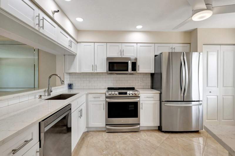 2 bedroom Condominium at 14460 Strathmore Lane #807, Huntington Lakes Sec One Condos, Delray Beach — photo 2