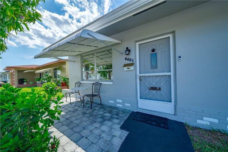 2 bedroom Single Family Residence at 4401 NW 47th Street, Mainlands Of Tamarac Lakes, Tamarac — photo 5
