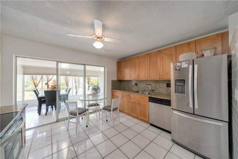 4401 NW 47th Street, Tamarac FL - photo 10 of 37