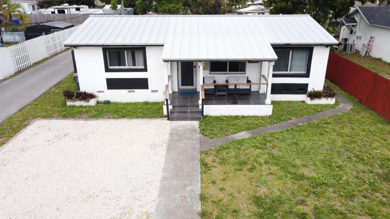 3 bedroom Single Family Residence at 1324 N 24th Avenue, Hollywood Park, Hollywood — photo 3