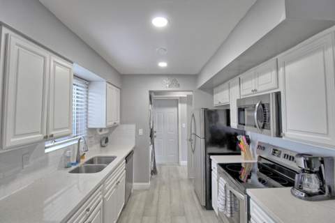 1324 N 24th Avenue, Hollywood FL - photo 7 of 31