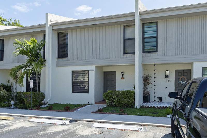 3 bedroom Townhouse at 1177 NW 98th Terrace #132, Westview Condominium No Eight, Pembroke Pines — photo 3
