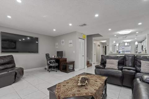 1177 NW 98th Terrace #132, Pembroke Pines FL - photo 16 of 35