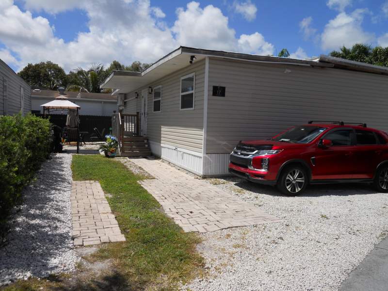 3 bedroom Mobile Home at 4633 SW 73rd Avenue #17, Wimberly Add , Davie — photo 3