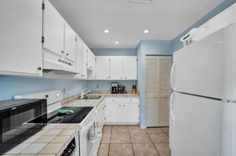 19 Stratford Drive #Unit F, Boynton Beach FL - photo 6 of 64