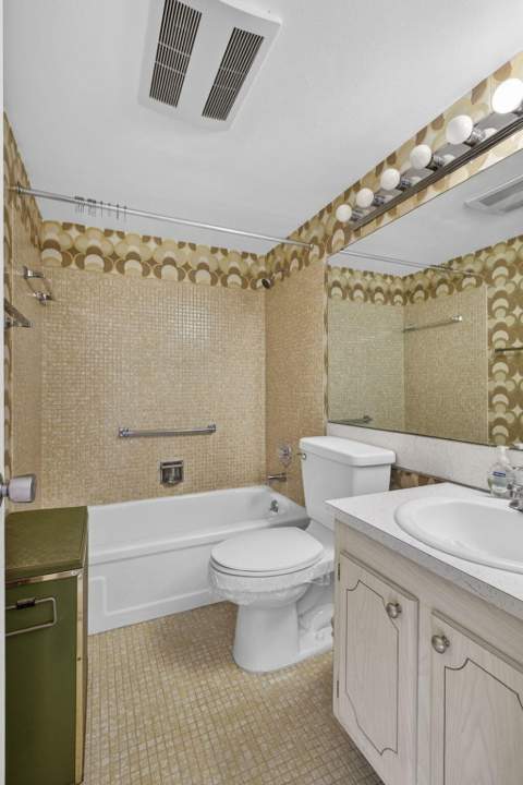 225 Bedford I #225, West Palm Beach FL - photo 19 of 34