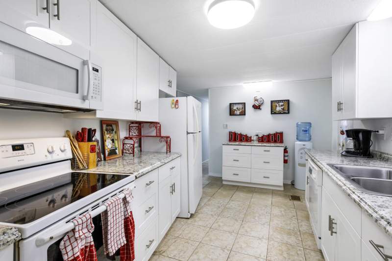 3 bedroom Manufactured Home at 37026 Exuma Bay, Jamaica Bay Mobile Home Co Op, Boynton Beach — photo 3