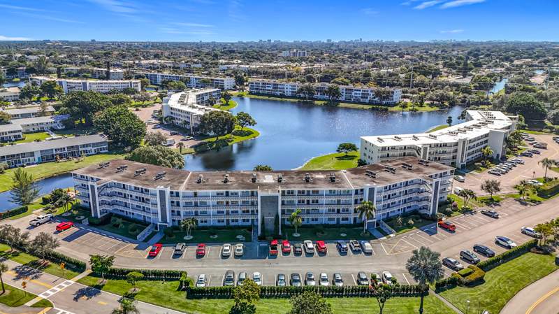 2 bedroom Condominium at 2114 Oakridge V, Oakridge V Condo, Deerfield Beach — photo 2