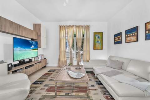 16423 Segovia Circle, Fort Lauderdale FL - photo 18 of 71