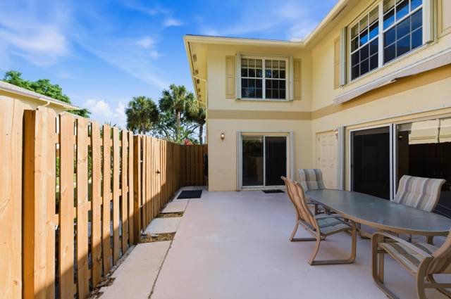 Delray Oaks West Condo