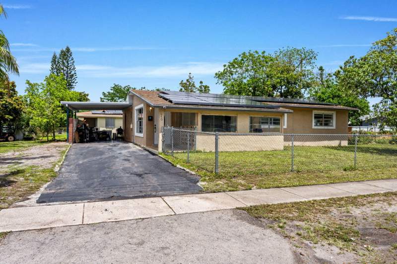 4 bedroom Single Family Residence at 670 SW 29th Avenue, Park Plaza, Fort Lauderdale — photo 3