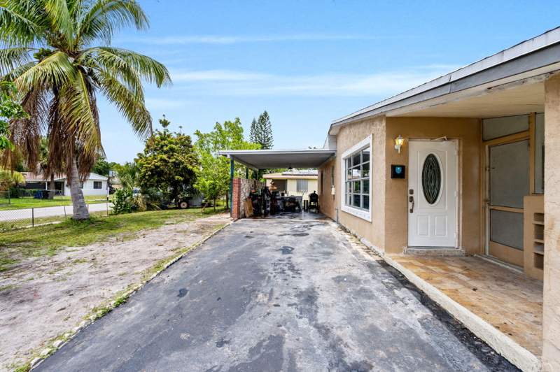 4 bedroom Single Family Residence at 670 SW 29th Avenue, Park Plaza, Fort Lauderdale — photo 4