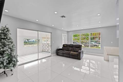 670 SW 29th Avenue, Fort Lauderdale FL - photo 8 of 45