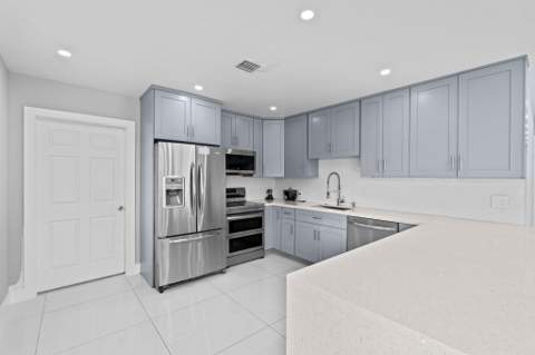 670 SW 29th Avenue, Fort Lauderdale FL - photo 11 of 45