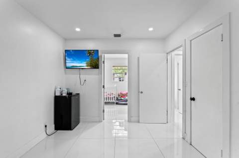 670 SW 29th Avenue, Fort Lauderdale FL - photo 14 of 45