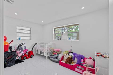 670 SW 29th Avenue, Fort Lauderdale FL - photo 16 of 45