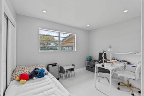 670 SW 29th Avenue, Fort Lauderdale FL - photo 19 of 45
